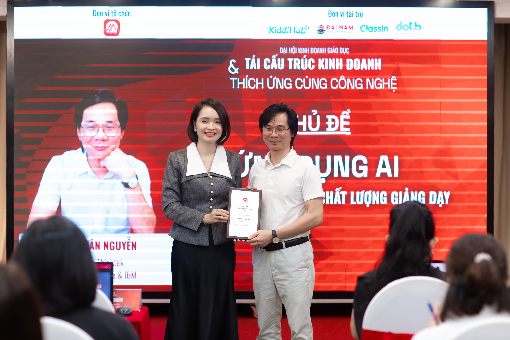 Đào tạo AI và MKT trong Đại hội Kinh doanh Giáo dục